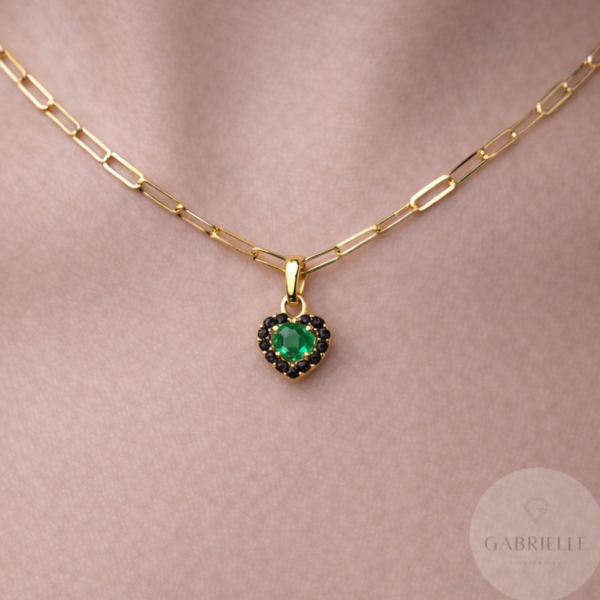 Dije-Colgante-Corazon-Esmwralda-Natural-Con-Diamantes-Negros-Oro-18K-3